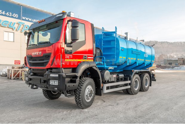 Автоцистерна для питьевой воды АЦПТ-12НО нерж IVECO-AMT TRAKKER 6х6 база 3800мм