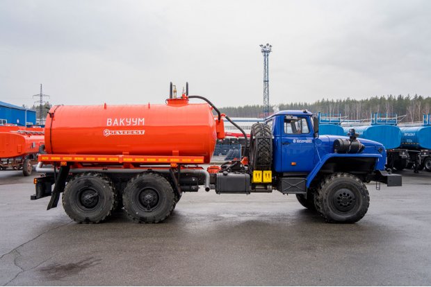 Автоцистерна вакуумная МВ-6Т Урал 5557-1112-60