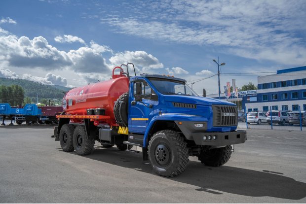 Автоцистерна вакуумная нефтепромысловая АКН-10 КО Урал NEXT 4320-72, ревиз. люк, подогрев слив. ДОПОГ, УВЭОС