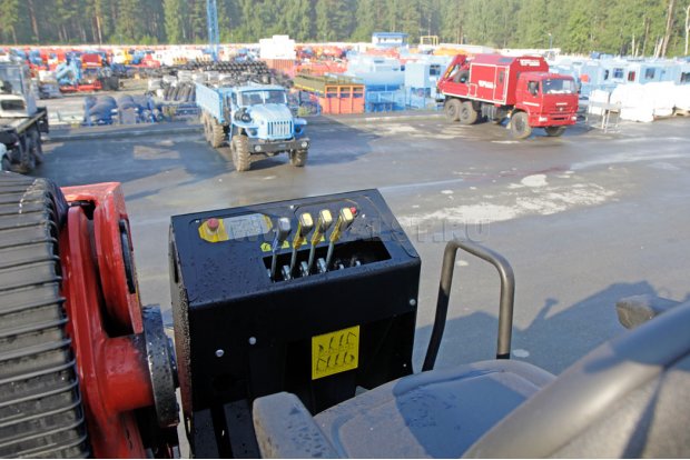 Седельный тягач с КМУ РК-30002-K УСТ 5453 Камаз 65221