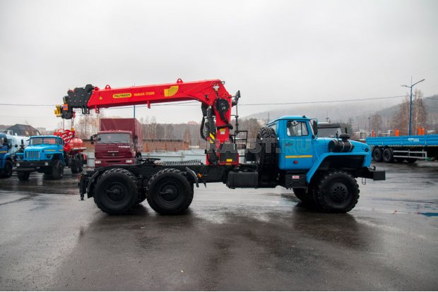 Седельный тягач с КМУ ИТ-200 (тросовый, люлька) УСТ 5453 Урал 4320-1951-60