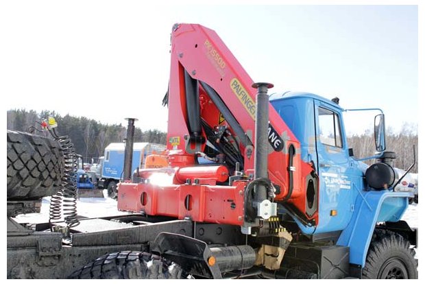 Седельный тягач Урал с КМУ Palfinger РK-15500