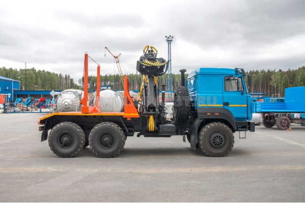 Лесовозный тягач Урал 44202 с ГМ ОМТЛ-120-02 УСТ-5453