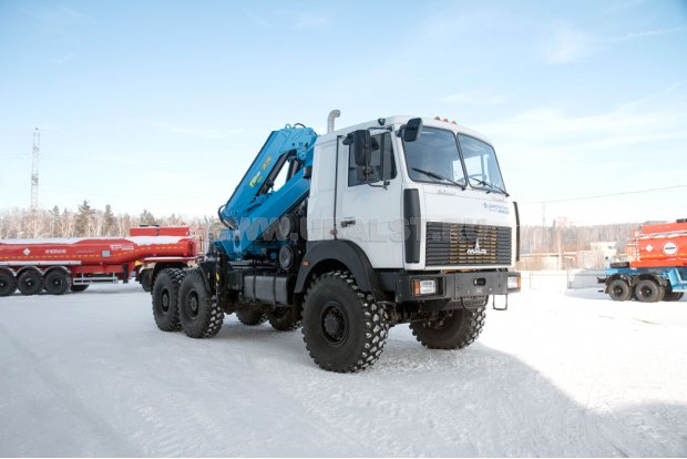 Седельный тягач с КМУ ИМ-240-04 УСТ 5453 МАЗ 6425Х9