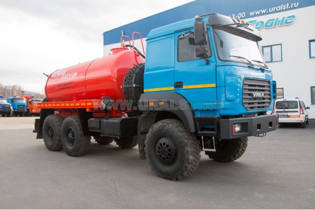 Автоцистерна вакуумная МВ-10 КО УСТ-5453 на шасси Урал 5557-80Е5