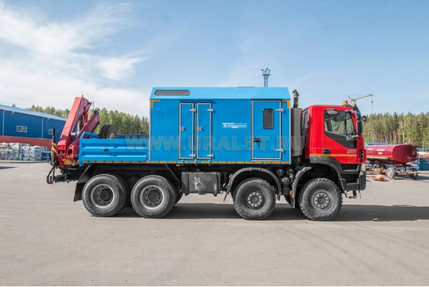 Автофургон ПАРМ с КМУ ИМ-95 IVECO-AMT 8х8