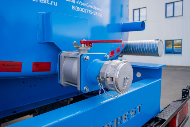 Сливной узел цистерны