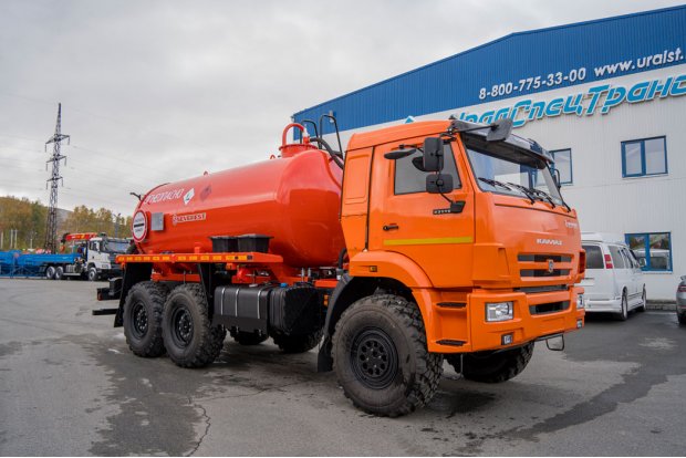 Автоцистерна вакуумная нефтепромысловая АКН-10 КО