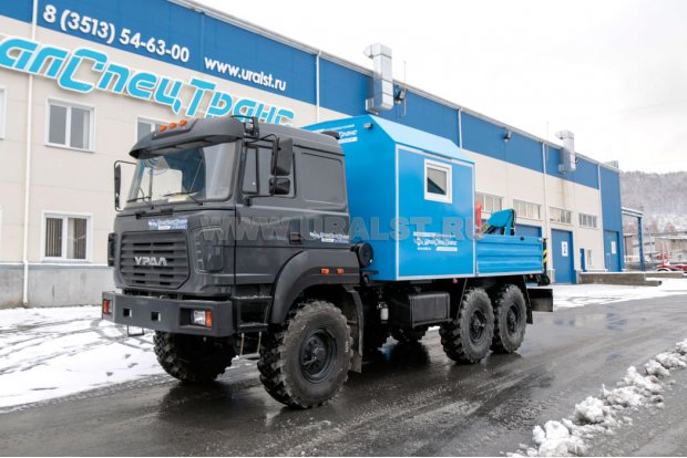 Агрегат наземного ремонта водоводов УСТ-5453 на шасси Урал 5350 с КМУ ИМ-25