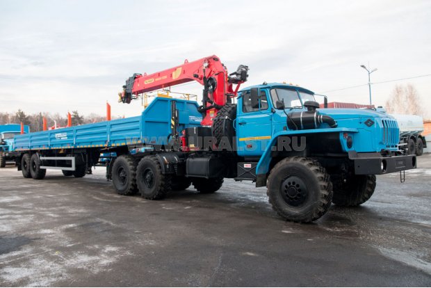 Седельный тягач Урал 4320 с краном-манипулятором ИТ-200 с ППБ