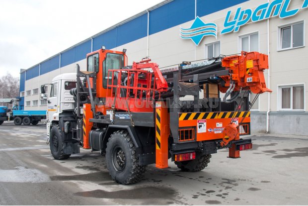 БКМ с SOOSAN SA040C УСТ 54535 Камаз 43502 (с кабиной оператора)