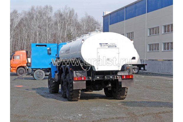 АЦПТ-9,5 3 отсека, насос, Урал 4320Е5