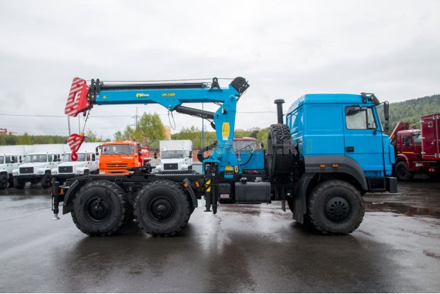 Седельный тягач с КМУ ИМ-240А (тросовый) УСТ 5453 Урал 44202-82Е5