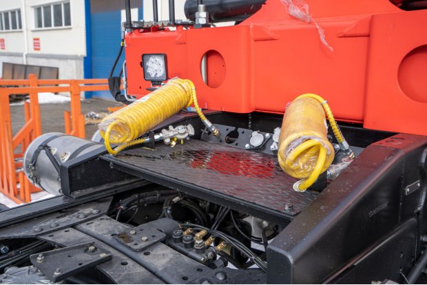 Разъемы пневмо-электро системы тягача