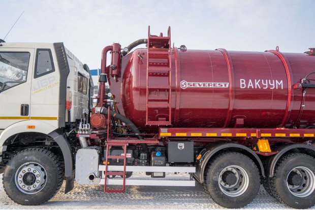 Лестница для подъема на площадку обслуживания цистерны