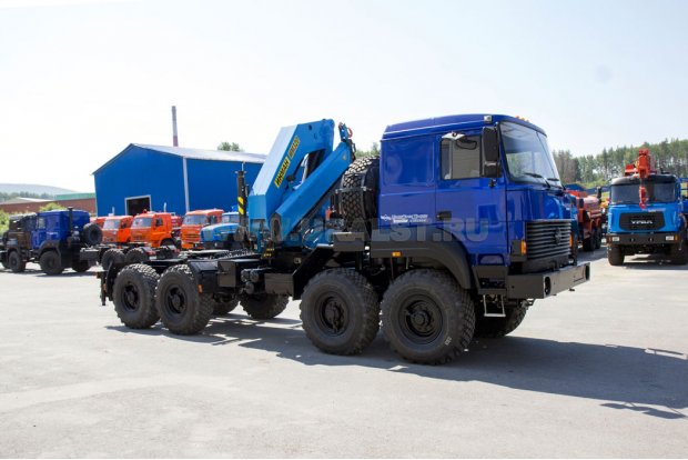 Седельный тягач Урал 532362-70 с крано-манипуляторной установкой ИМ-320