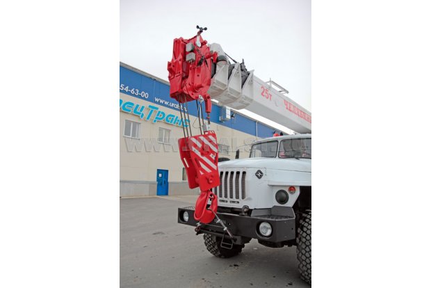 Автокран КС 55732-28-13 "Челябинец" Урал 4320 люлька