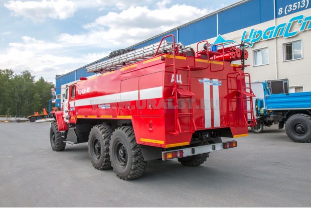 АЦ-8,0-40 Урал 4320Е5 среднее расположение насоса