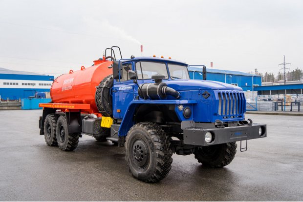 Автоцистерна вакуумная МВ-6Т Урал 5557-1112-60