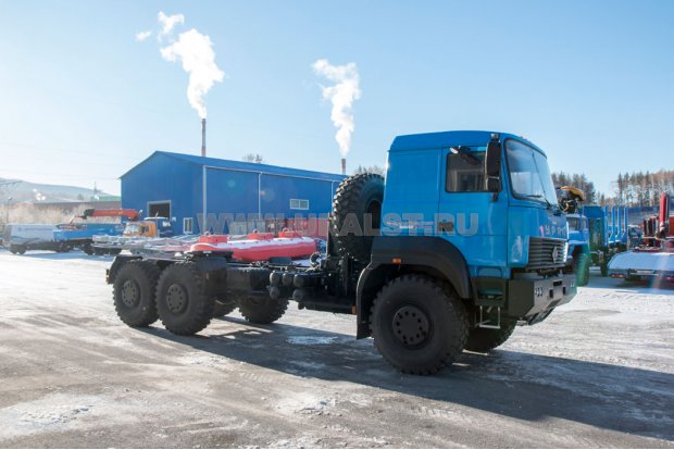 Седельный тягач Урал 63701М-1951 УСТ-5453