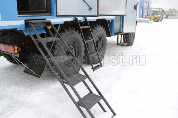 Выдвижной трап и съемная лестница