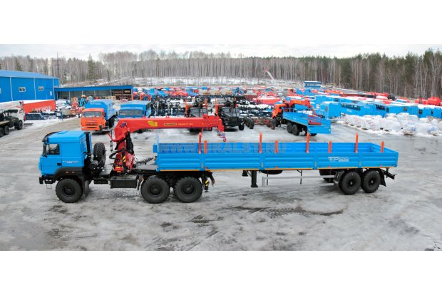 Седельный тягач Урал 44202-82М с КМУ ИТ-180 + Полуприцеп бортовой ППБ 18Б-21-12К УСТ-94651