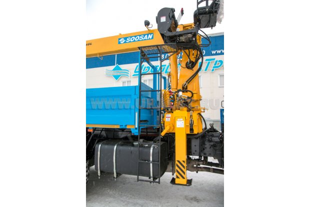 Бортовой с КМУ Soosan SCS746 УСТ 5453 Камаз 43118