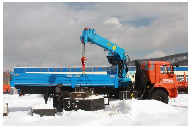 Автомобиль бортовой Камаз 43118-24 с краном-манипулятором
