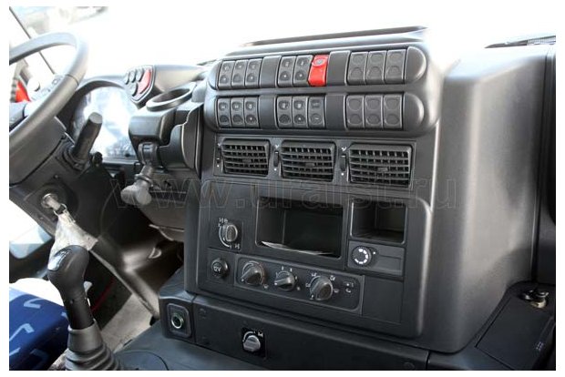 Контейнеровоз IVECO-AMT