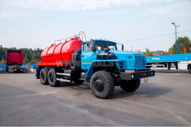 Автоцистерна вакуумная МВ-10 КО УСТ-5453 на шасси Урал-М