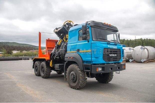 Лесовозный тягач Урал 44202 с ГМ ОМТЛ-120-02 УСТ-5453
