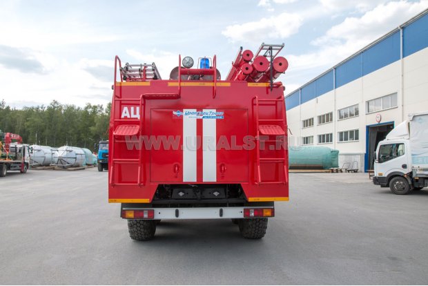 АЦ-8,0-40 Урал 4320Е5 среднее расположение насоса