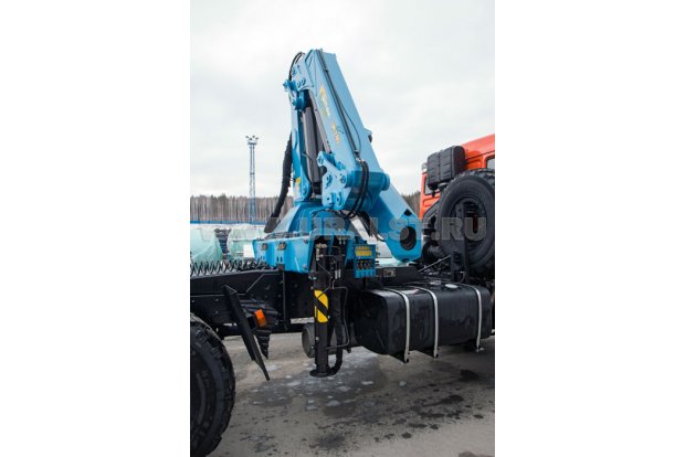 Седельный тягач с КМУ ИМ-240 УСТ 5453 Камаз 43118