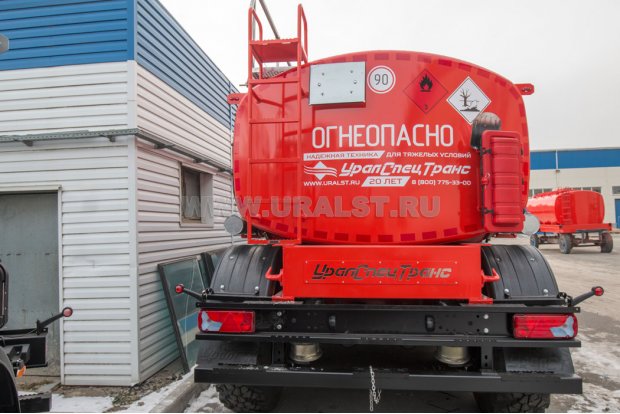 Лестница на площадку обслуживания цистерны