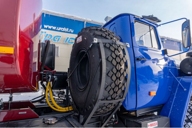 Автоцистерна для воды АЦПТ-10НО УСТ 5453 Урал 4320-1951-60 насос, обогрев