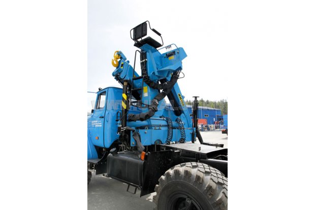 Седельный тягач с КМУ ИМ-150N УСТ 5453 Урал 5557-1151-60Е5