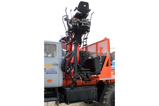 Лесовоз с манипулятором Eplsilon M100Z79 УСТ 5453 Урал М 5557-60Е5