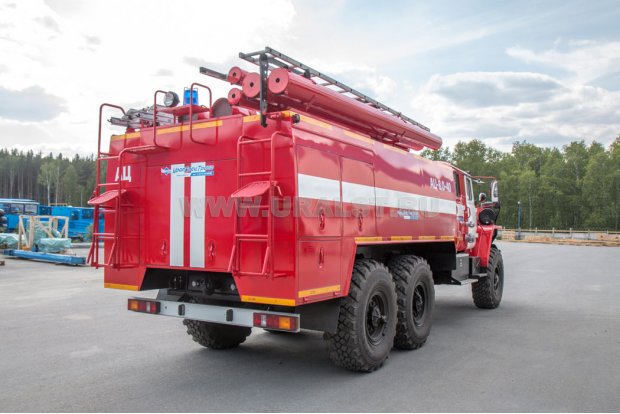 Автоцистерна пожарная АЦ-8,0-40 на шасси Урал 4320