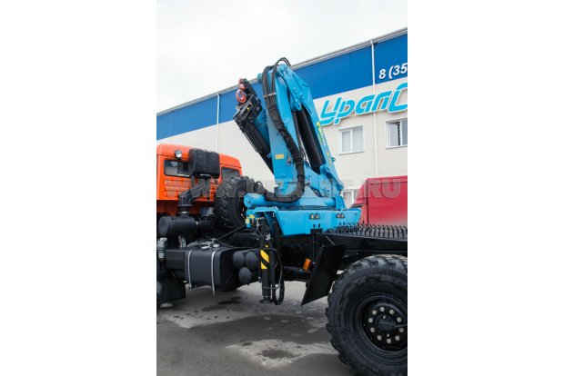 Седельный тягач с КМУ ИМ-240 УСТ 5453 Камаз 43118
