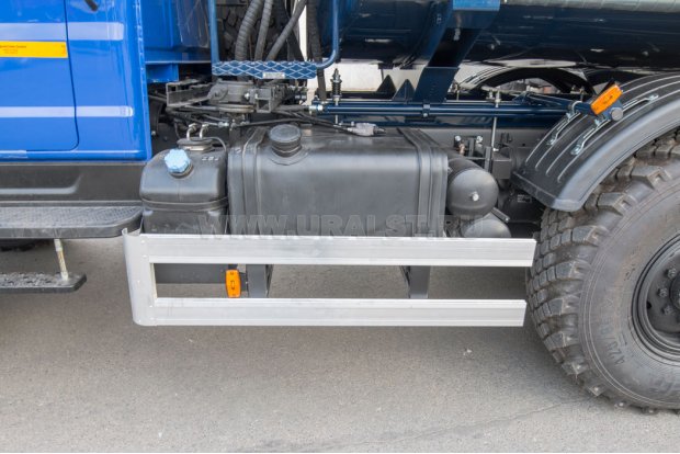 Автоцистерна для воды АЦПТ-8НО УСТ 5453 Урал NEXT 5557-6151-72