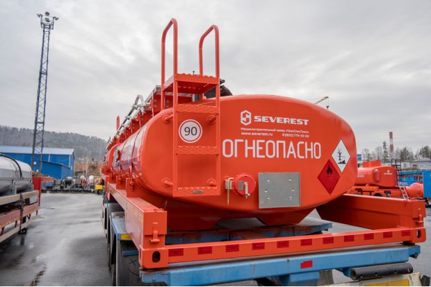 Лестница на площадку обслуживания цистерны