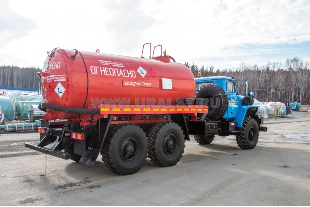 Автоцистерна нефтепромысловая АКН-10 КО УСТ-5453 на шасси Урал 4320-72М