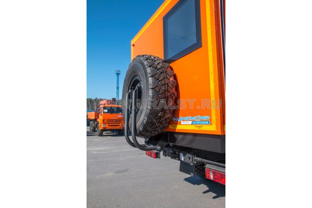 Автобус вахтовый 28 базовый УСТ 5453 Камаз 5350-66(D5) сэндвич