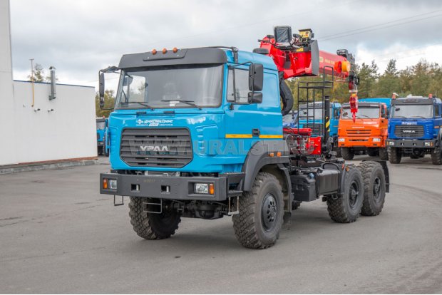 Седельный тягач с КМУ ИТ-150 (тросовый) УСТ 5453 Урал 44202-82Е5