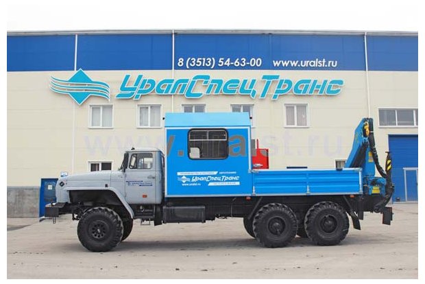 Автофургон Урал с КМУ