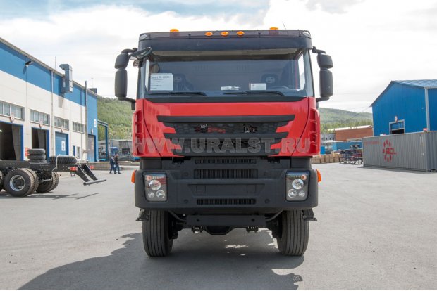 Седельный тягач IVECO-AMT с КМУ ИТ-150