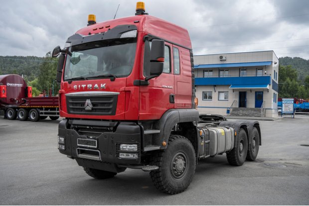 Седельный тягач SITRAK C7H 6х6