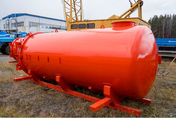 Цистерна с надрамником АКН (МВ) 10-ОД