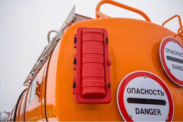 Пенал огнетушителя, знаки опасность