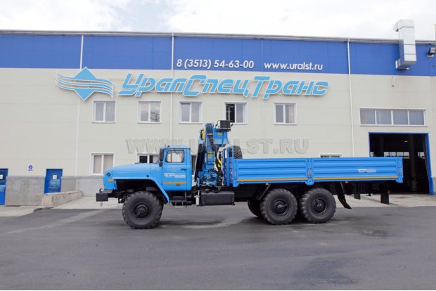 Урал бортовой с краном манипулятором ИМ-150